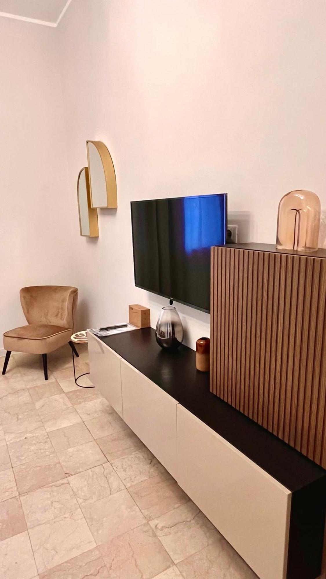 Apartment Moderno Freidour, Metro Rivoli