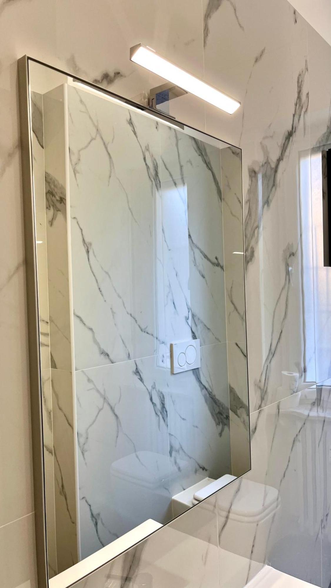 Moderno Freidour, Metro Rivoli Apartment