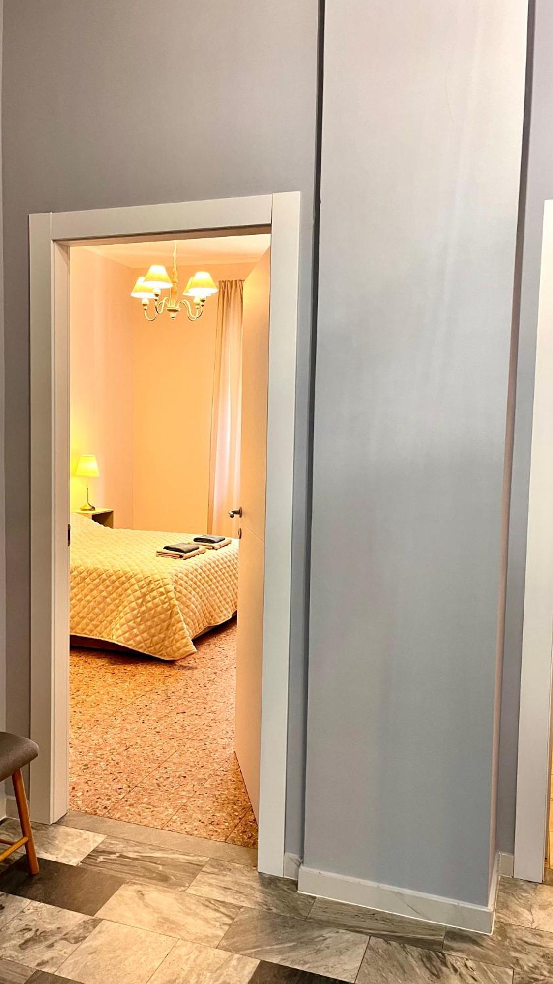 Apartment Moderno Freidour, Metro Rivoli *