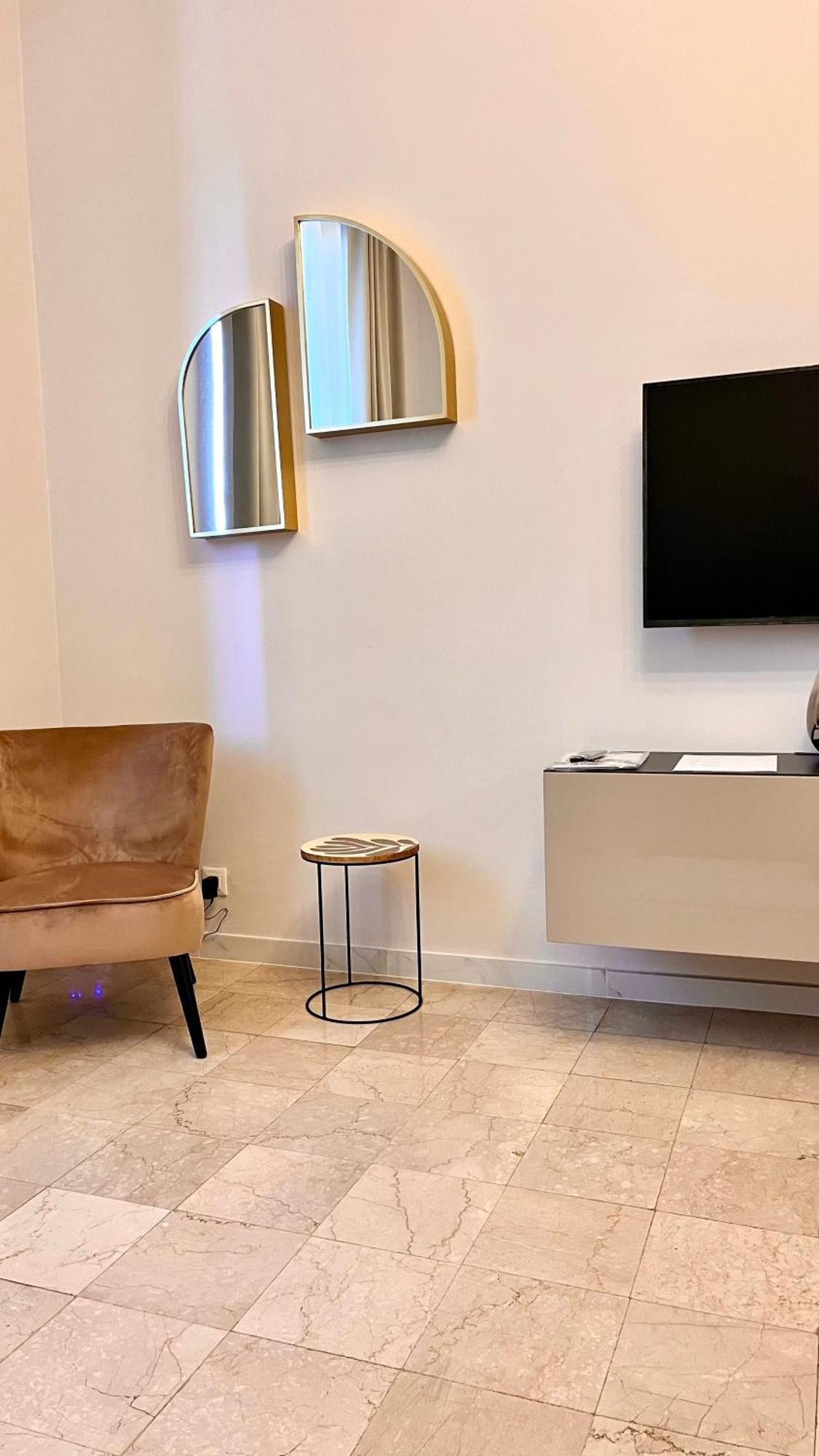 Moderno Freidour, Metro Rivoli Apartment *